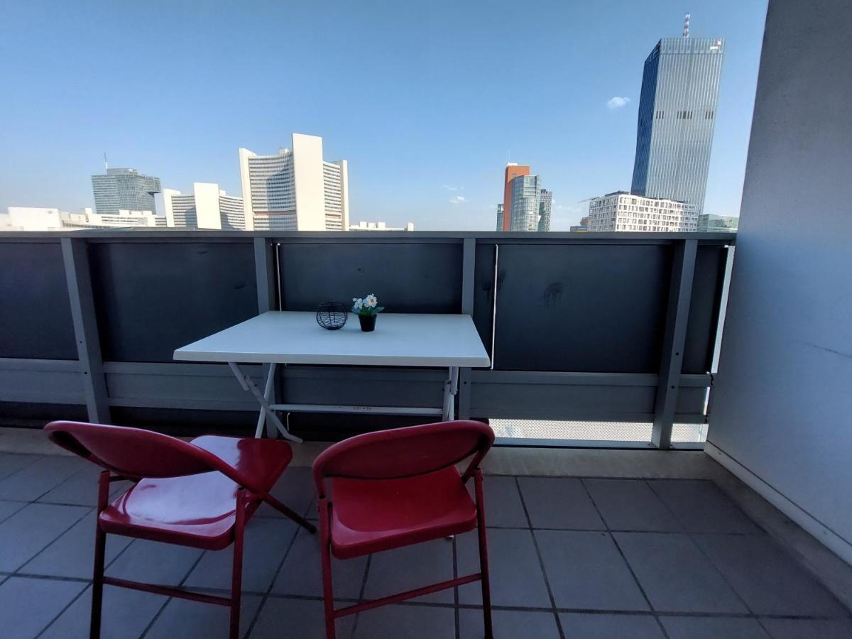 Tower Apartment With Private Terrace Next To Uno ウィーン エクステリア 写真