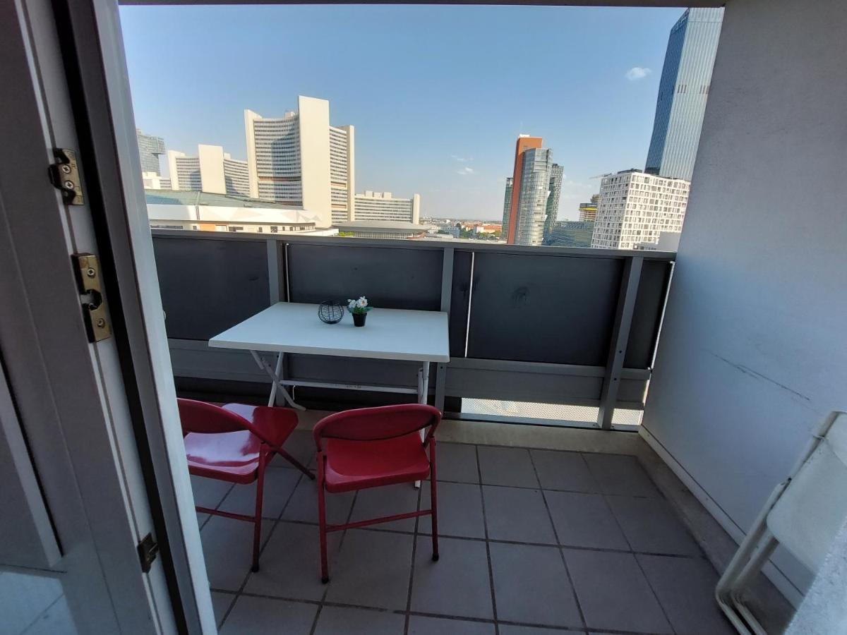Tower Apartment With Private Terrace Next To Uno ウィーン エクステリア 写真